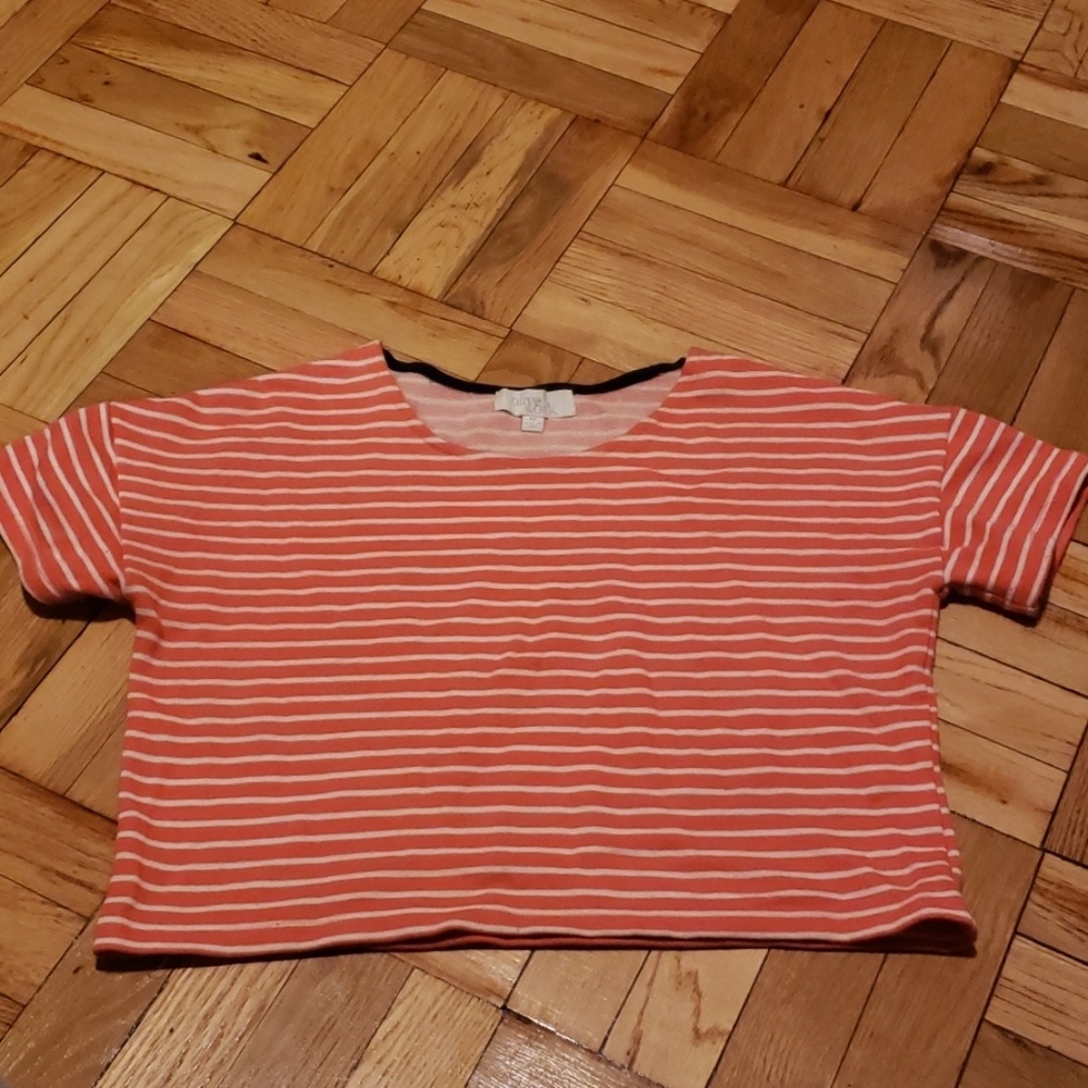 Short sleeve crop top